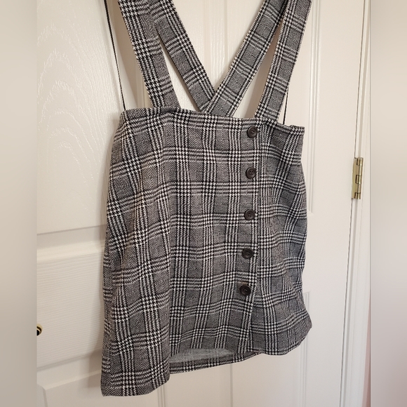 Skirt with Removable Suspenders - Picture 4 of 5